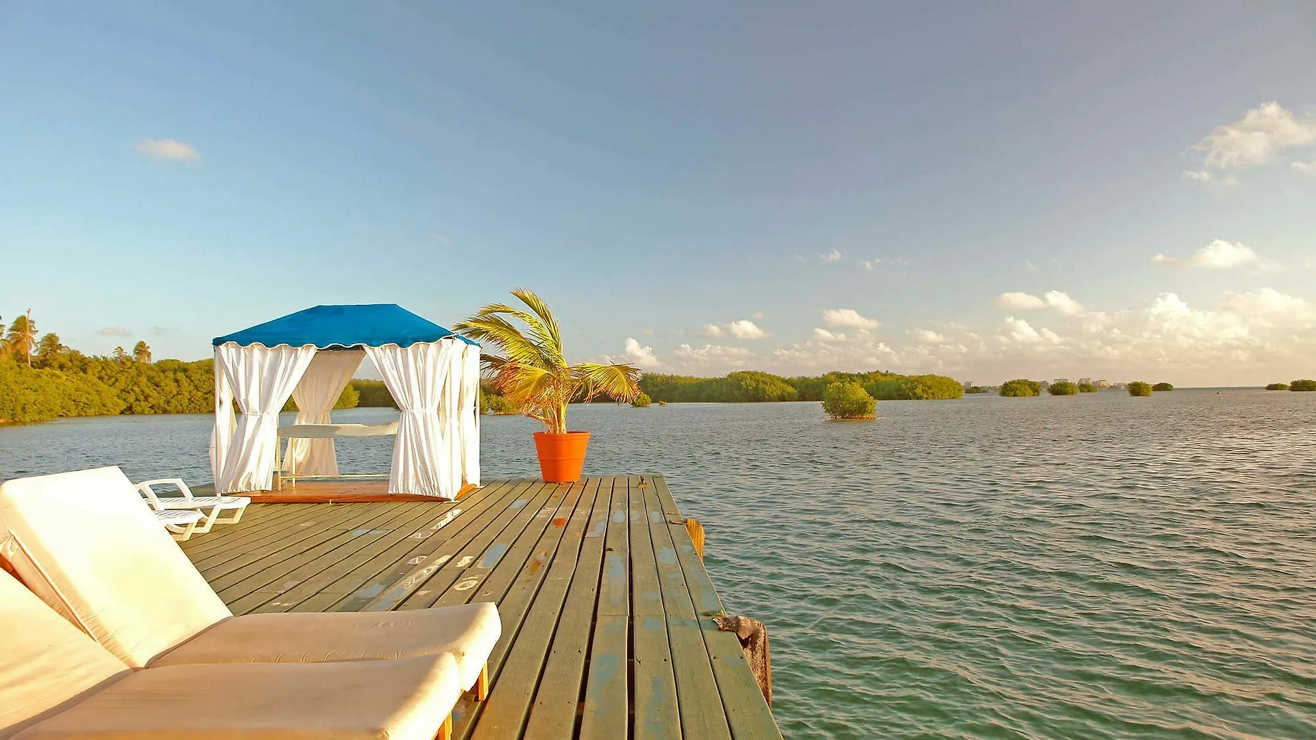Decameron Marazul location